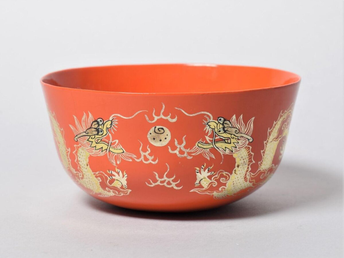 Red Glazed Dragon Pattern Porcelain Bowl