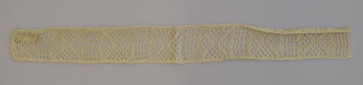 Cream Handmade Lace Strip