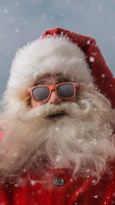 Cool Santa Claus in Snowfall