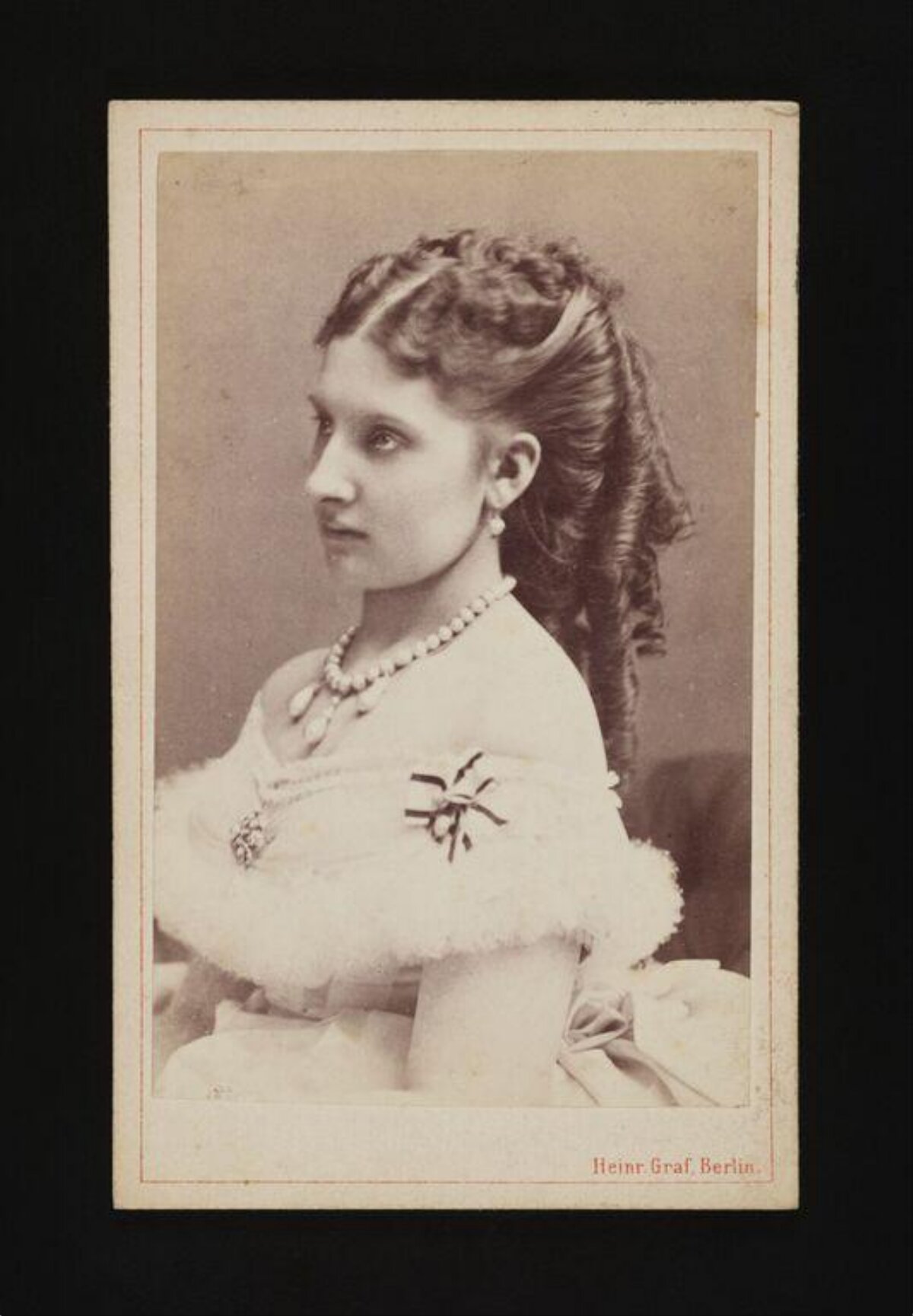 Victorian Woman Cabinet Card Portrait
