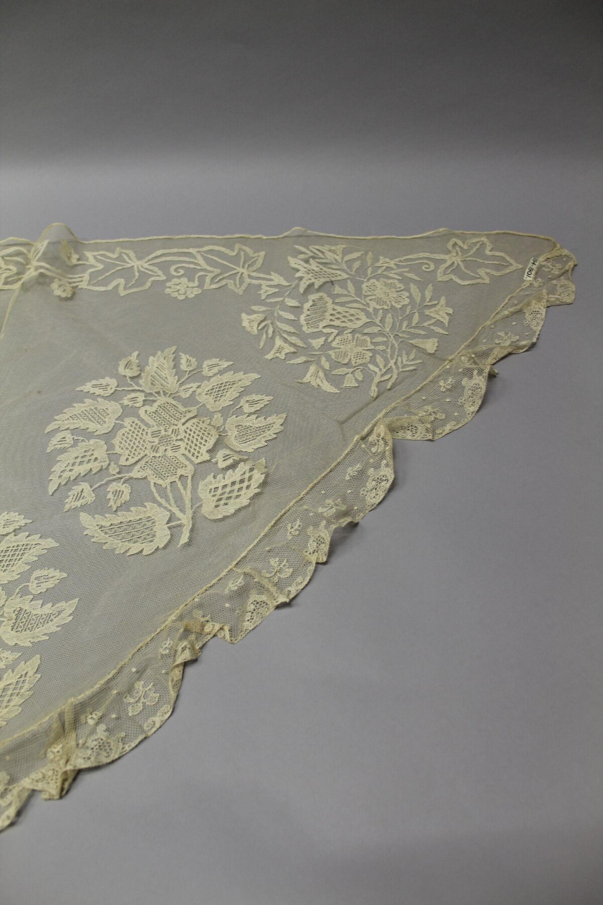 Antique Cream Floral Lace Shawl