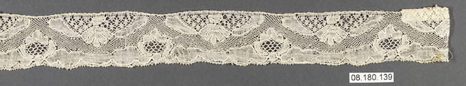 Antique Floral Lace Strip