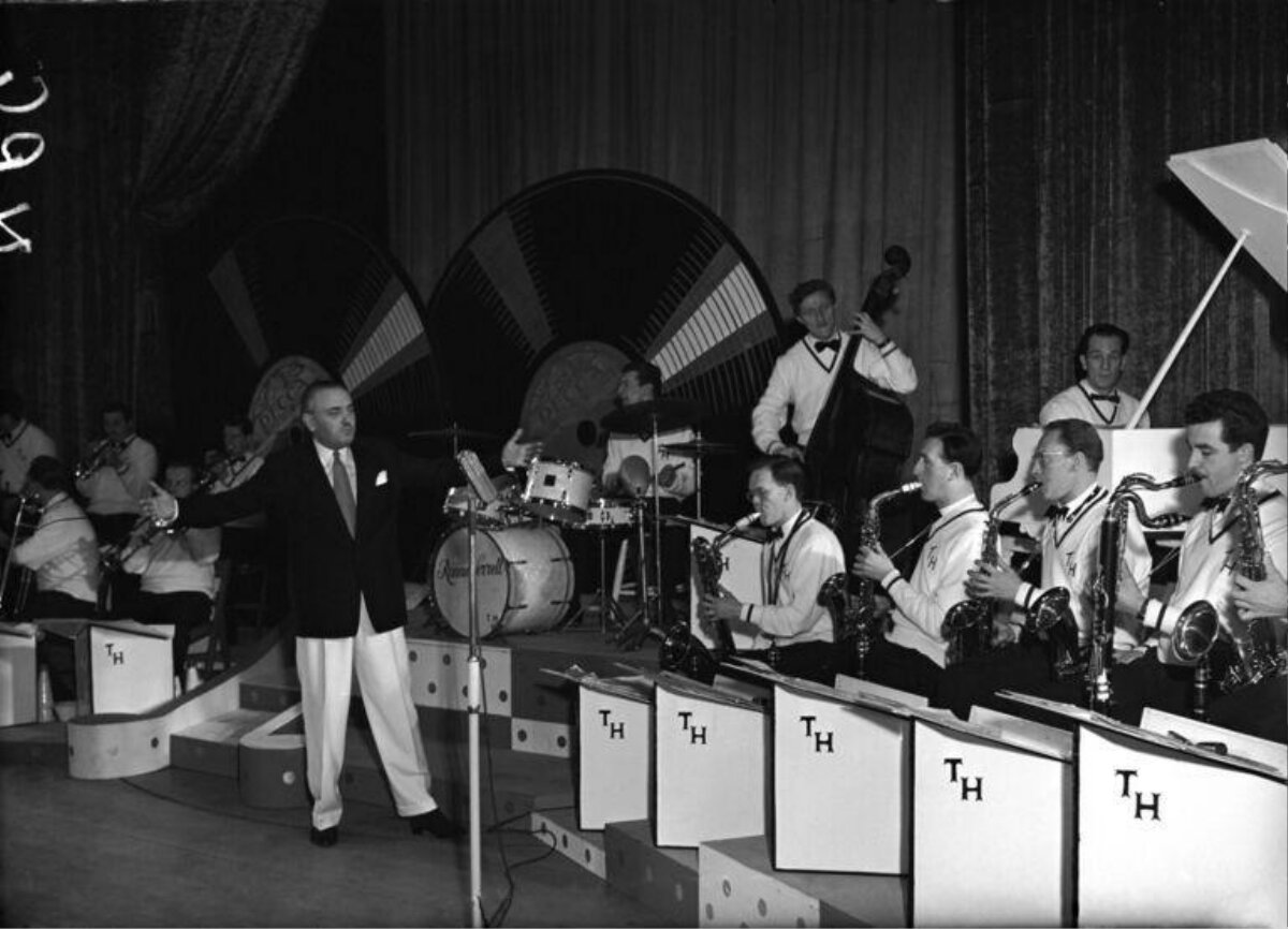 Vintage Big Band Performance