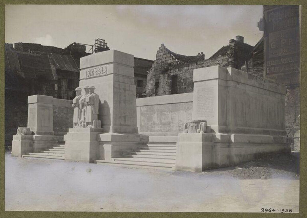 Old Photo of WWI War Memorial