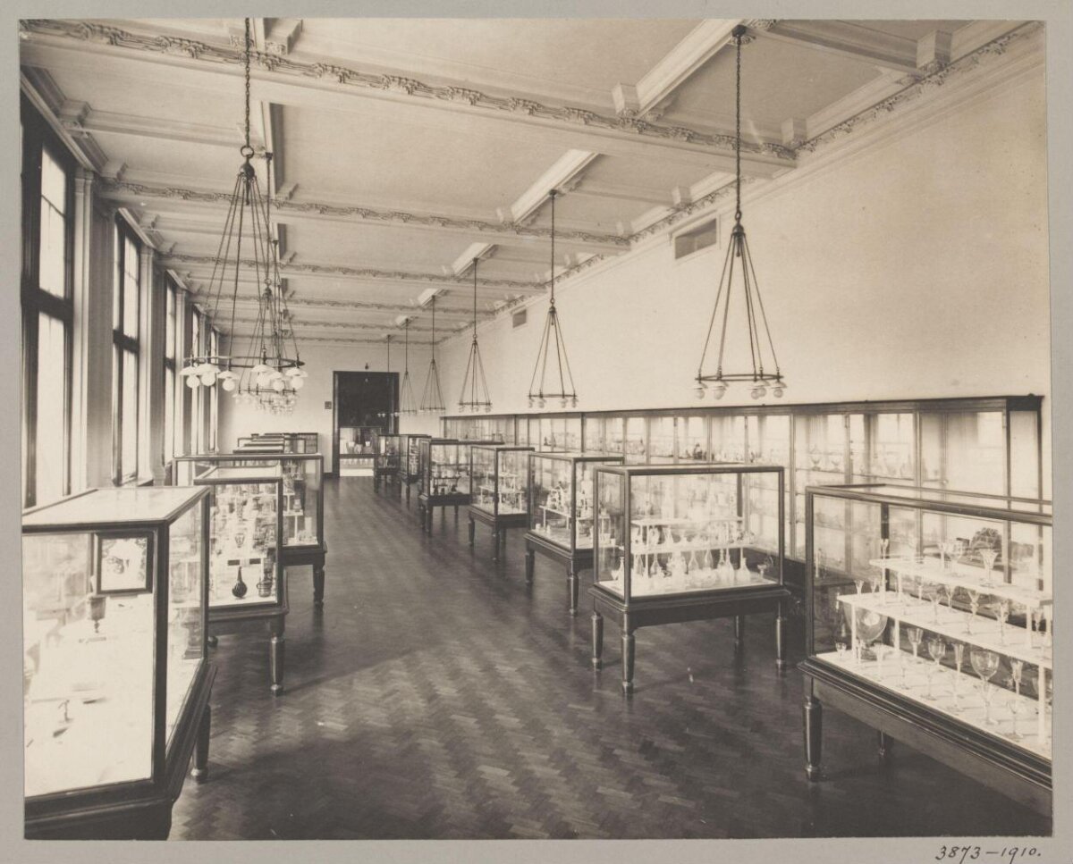 Vintage Museum Exhibition Gallery