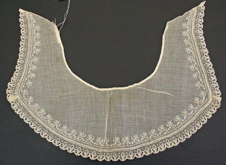 Vintage Embroidered Lace Collar