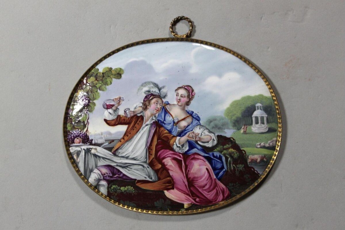 Oval Painted Plaque With Lovers Picnic