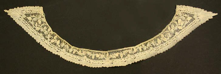 Vintage Lace Collar