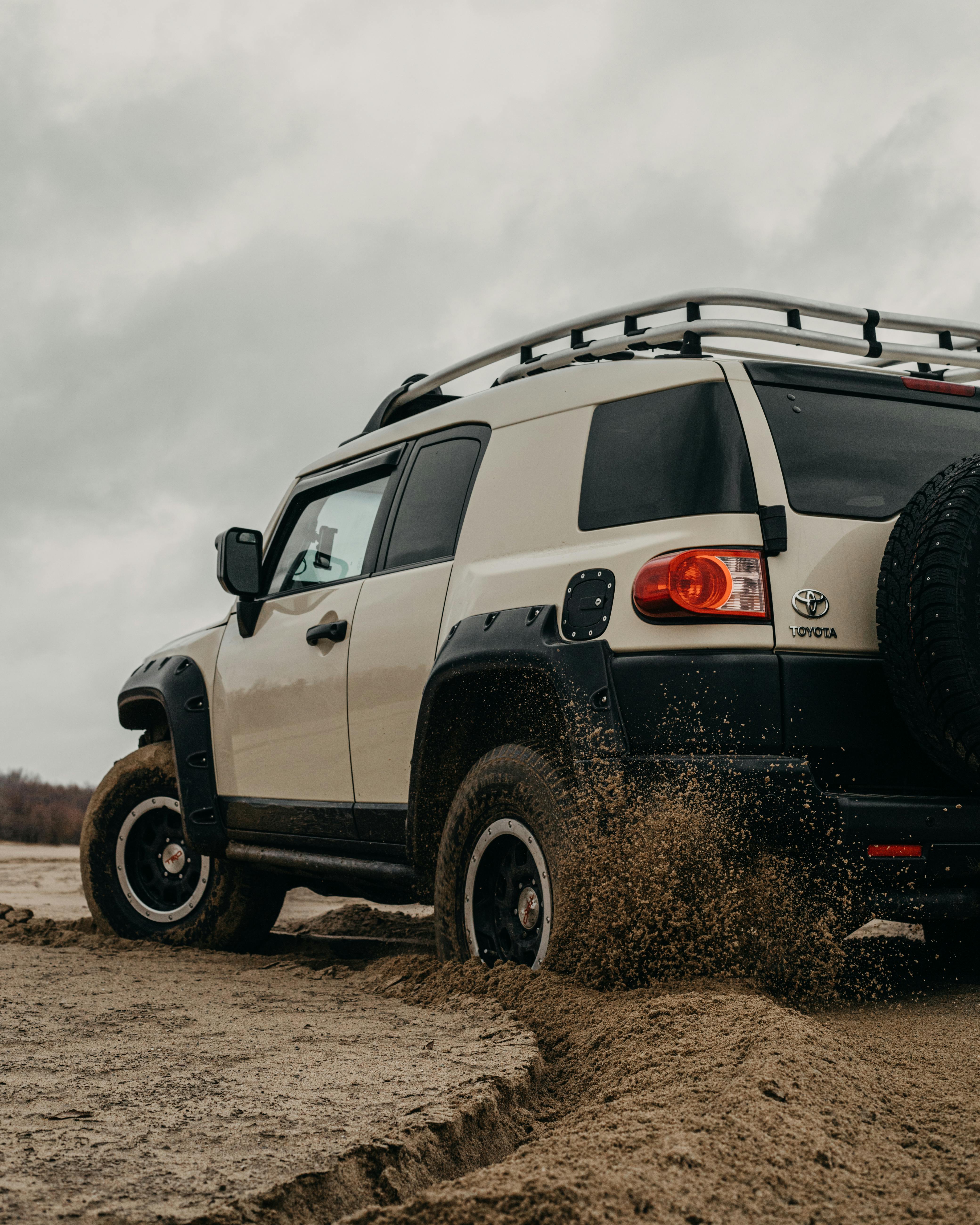 Toyota FJ Cruiser Off-roading on Sand