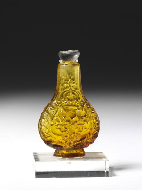 Amber Carved Glass Snuff Bottle