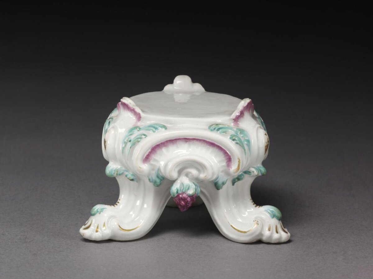 Porcelain Three-Legged Decorative Stand