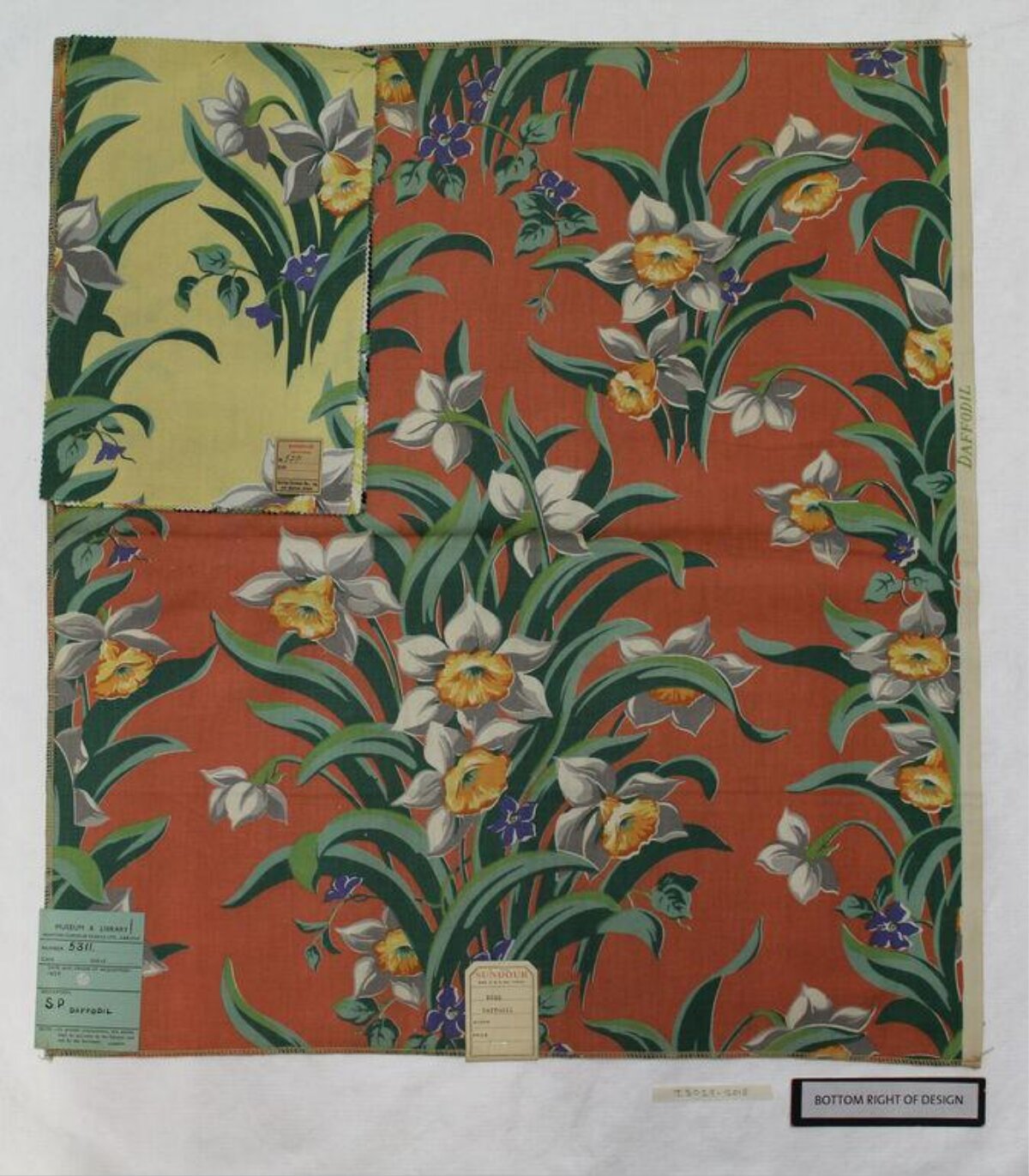 Vintage Daffodil Pattern Fabric Sample