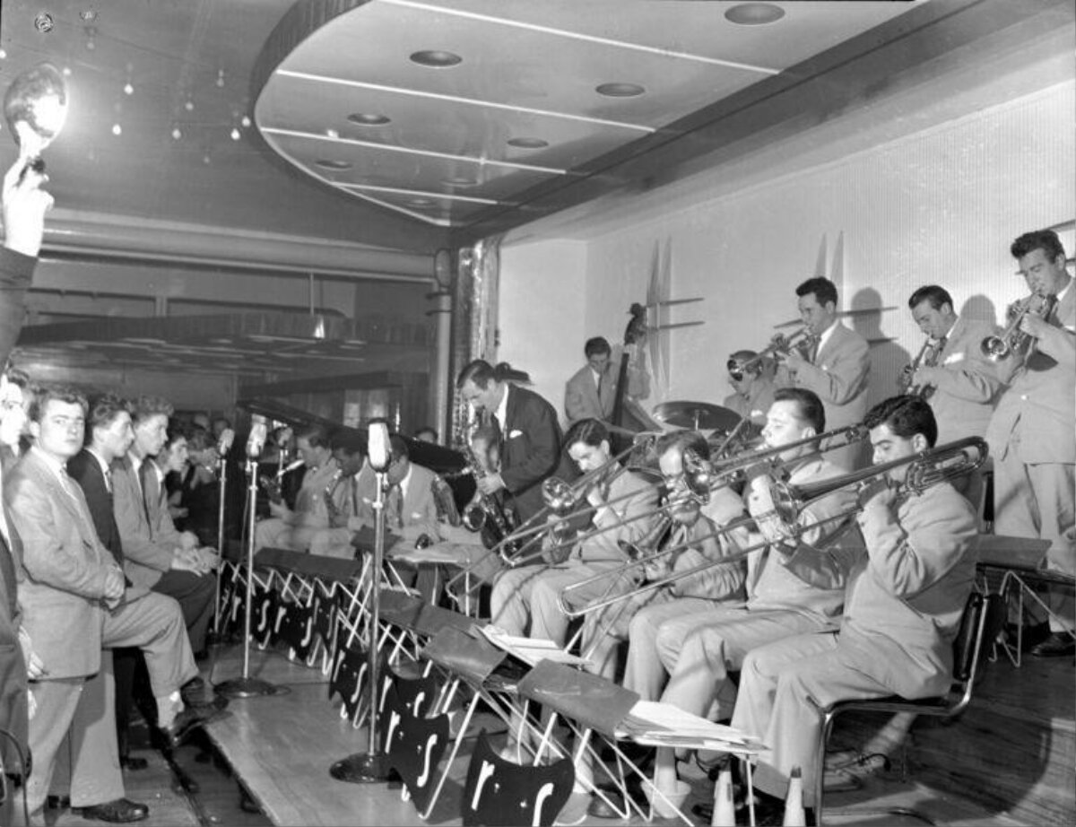 Vintage Big Band Performance