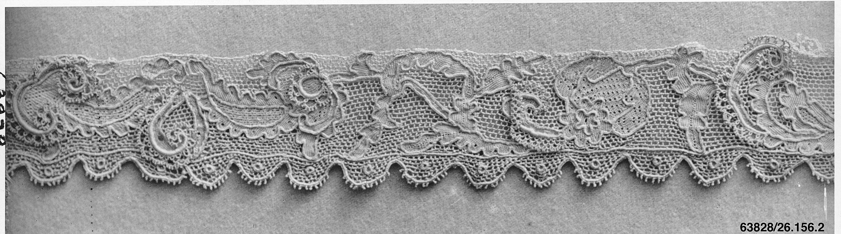 Vintage Floral Lace Border