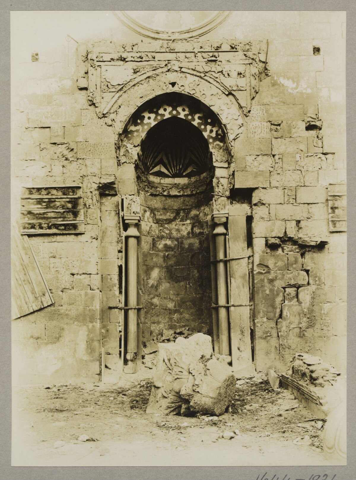 Ruined Ancient Stone Portal