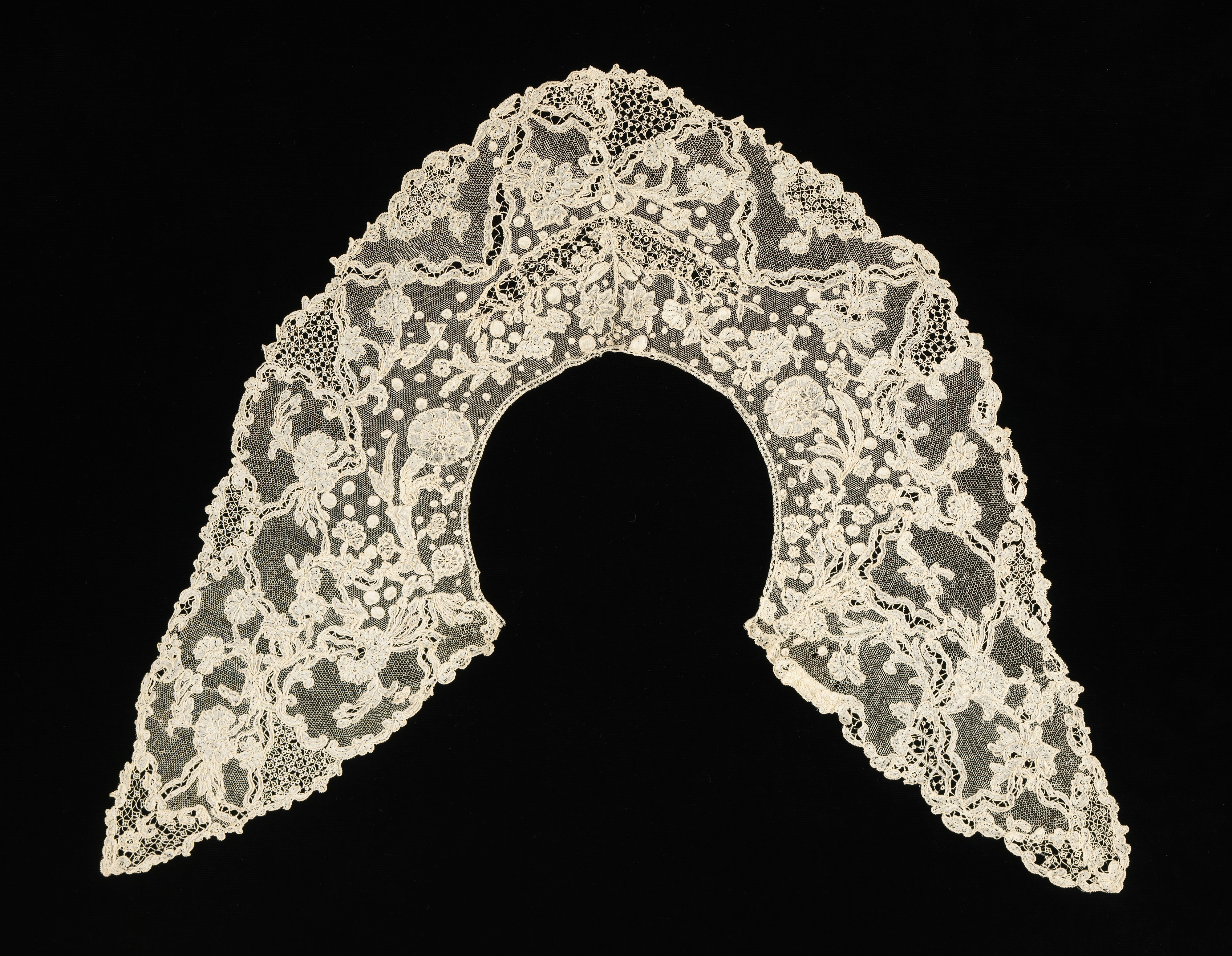 Vintage Handmade Lace Collar
