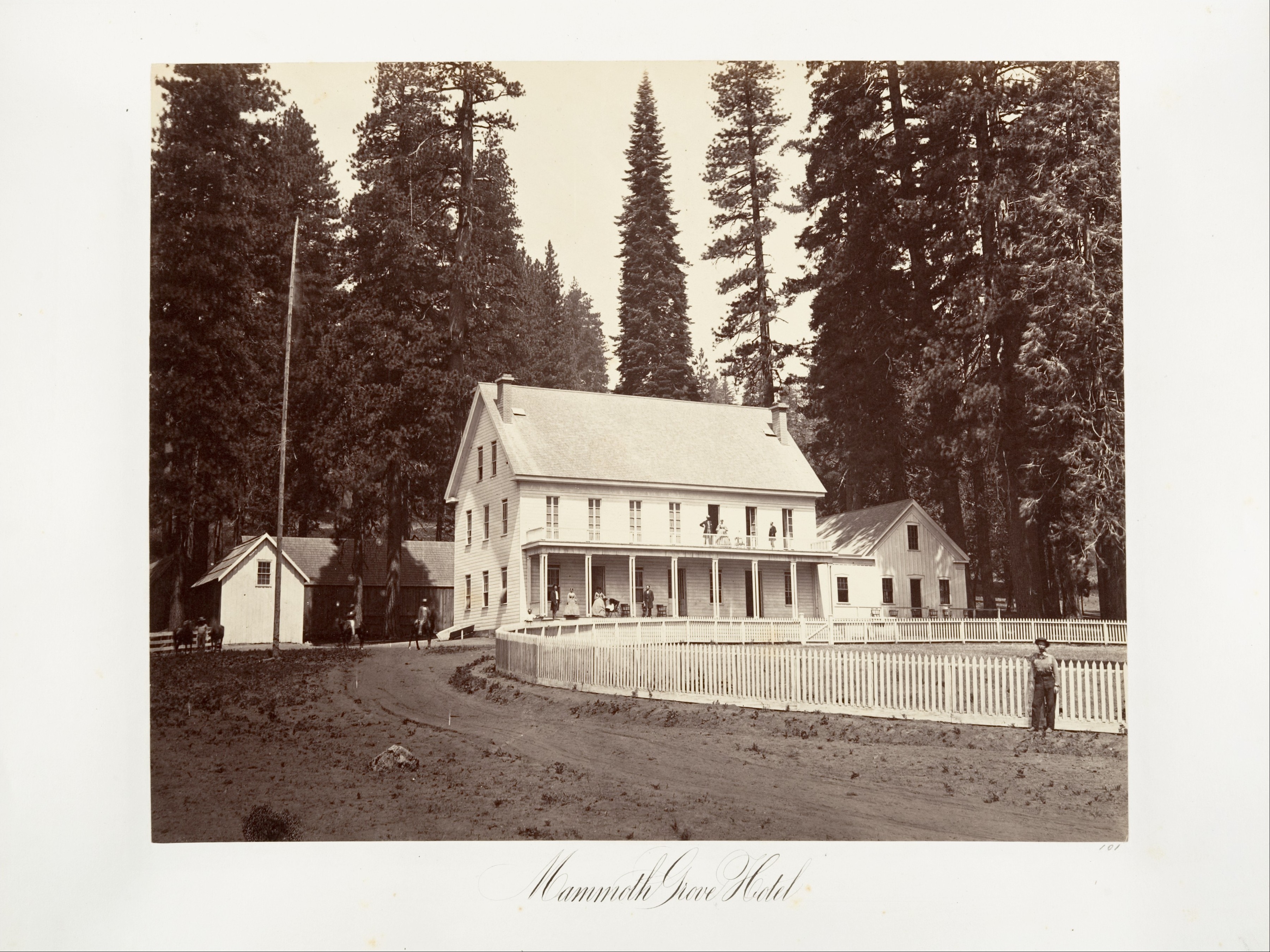 Mammoth Grove Hotel Exterior