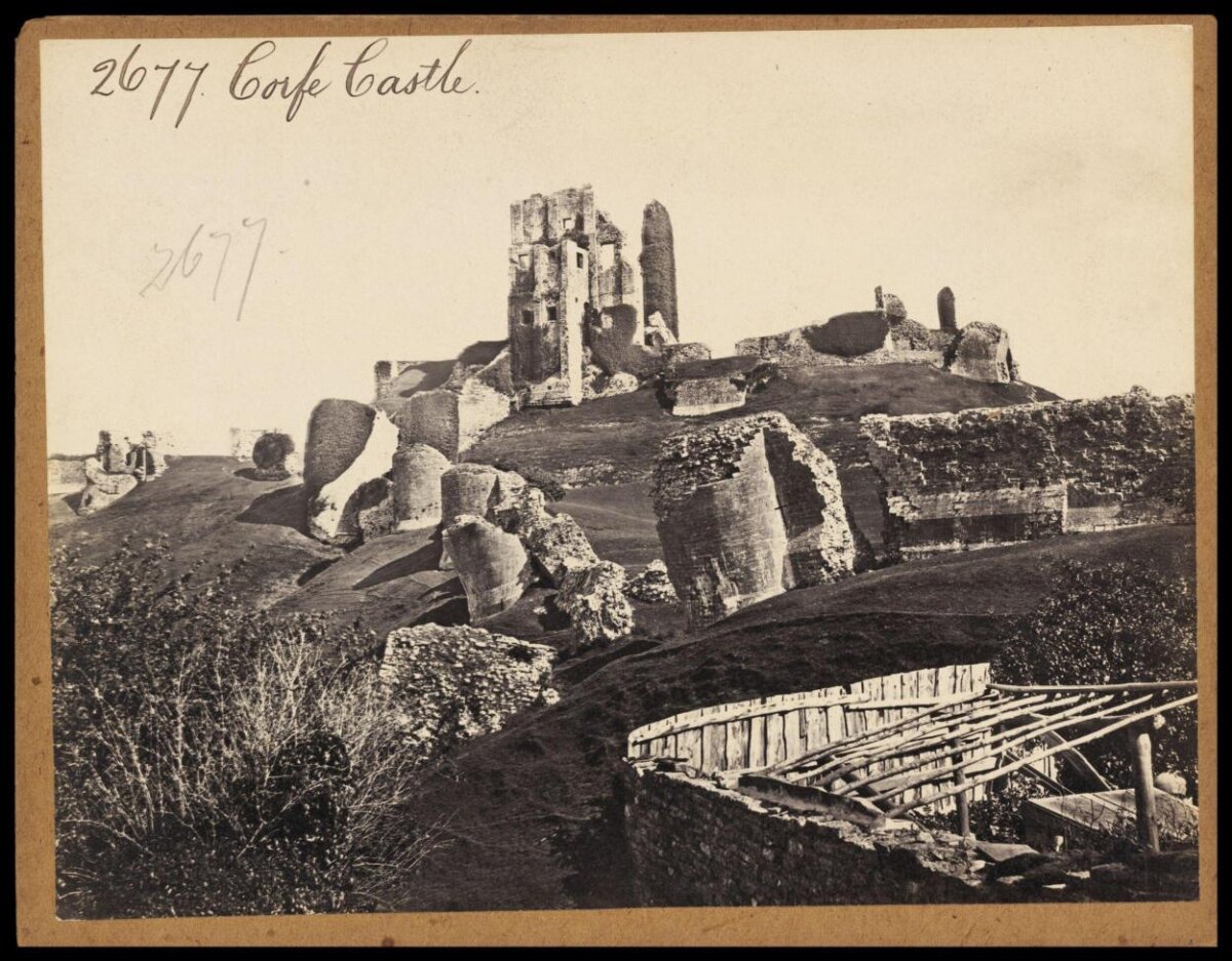 Corfe Castle Ruins