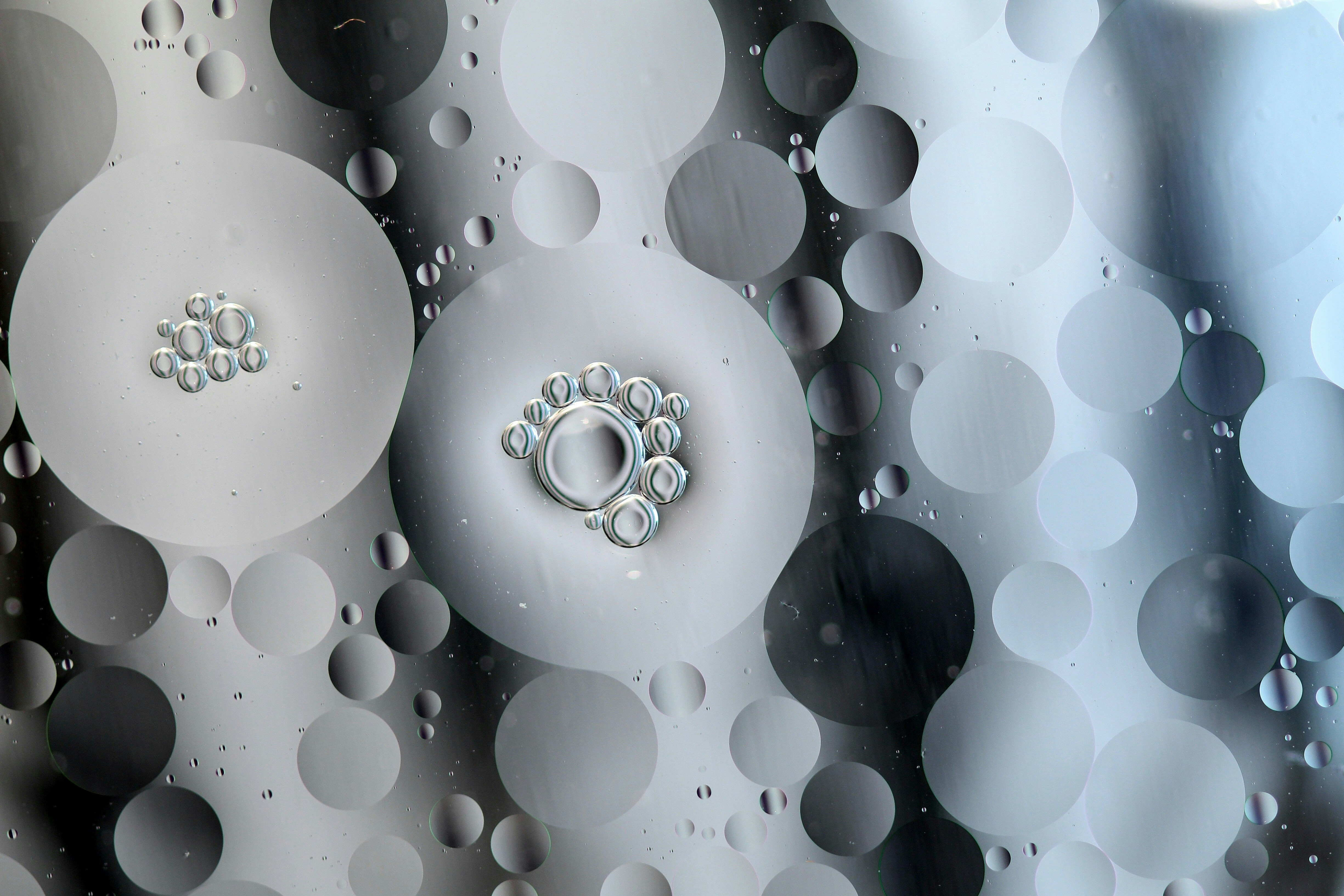 Mixed Oil and Water Bubbles