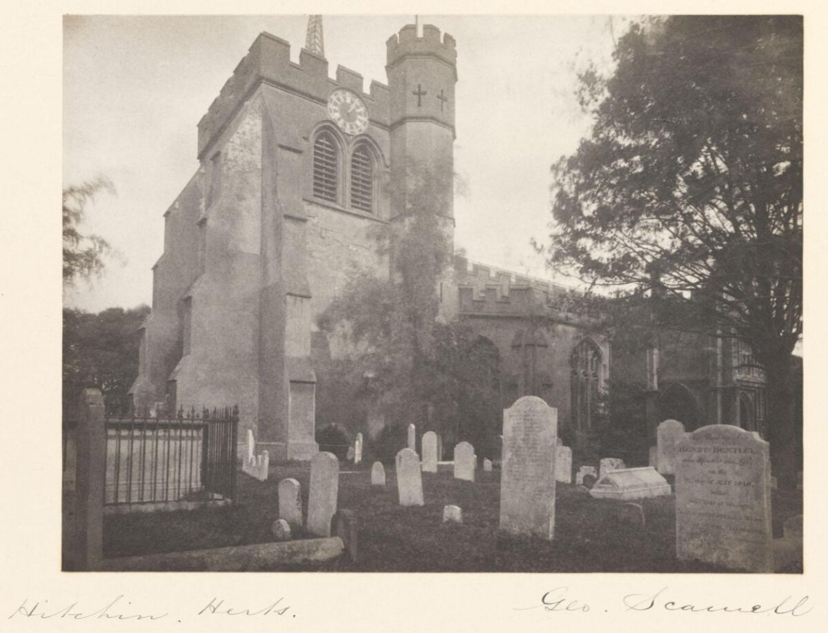 Hitchin Church Graveyard
