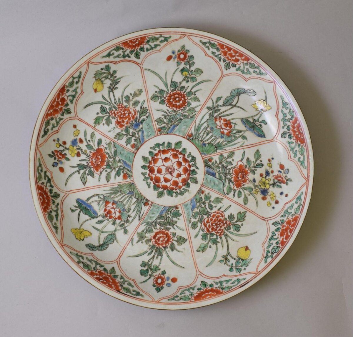 Flower Pattern Wucai Porcelain Plate
