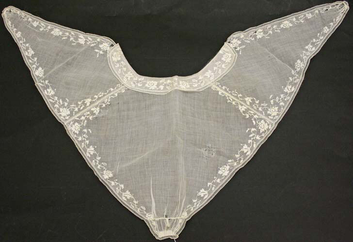 Vintage Embroidered Lace Collar