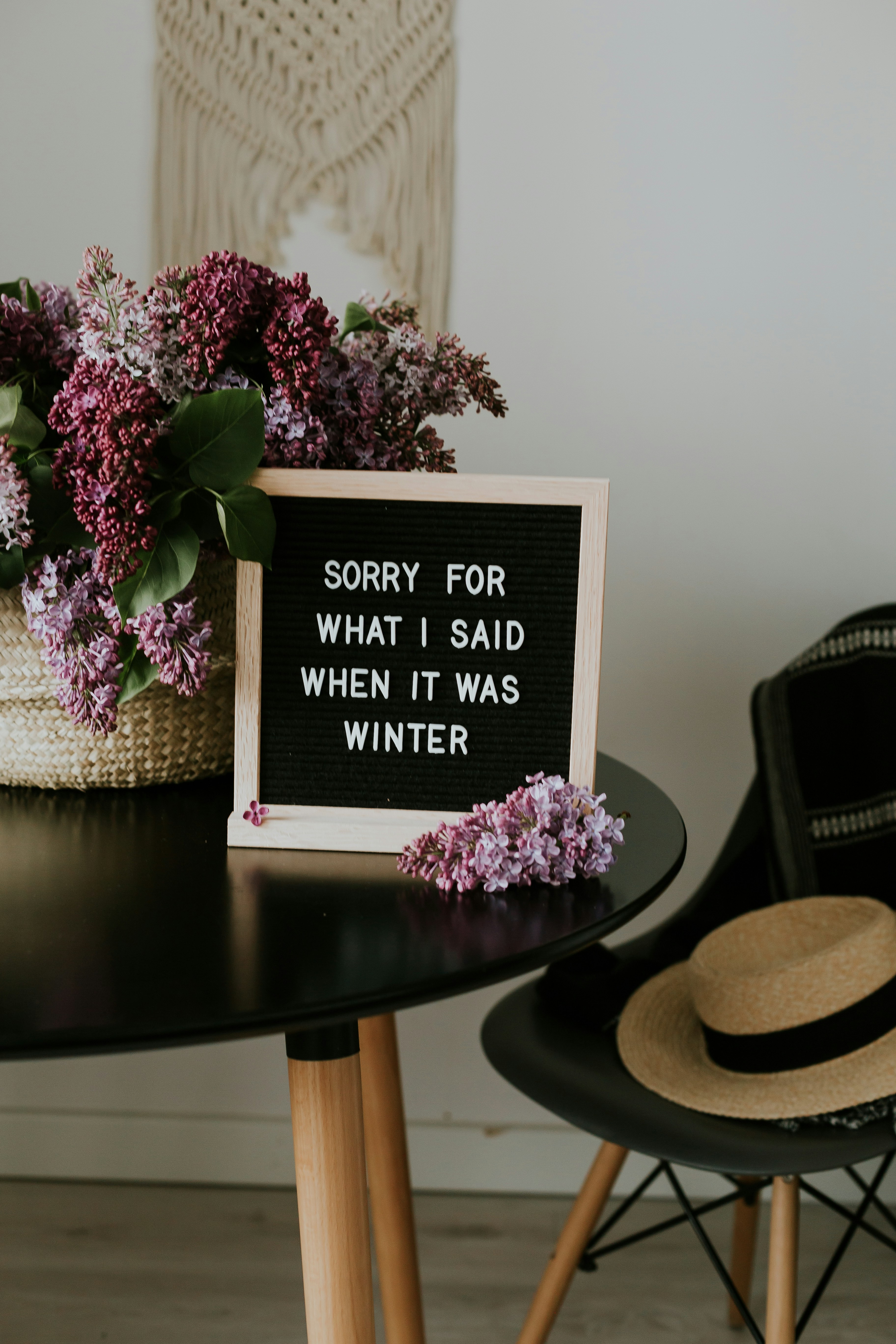 Lilac Spring Decor with Quote Sign
