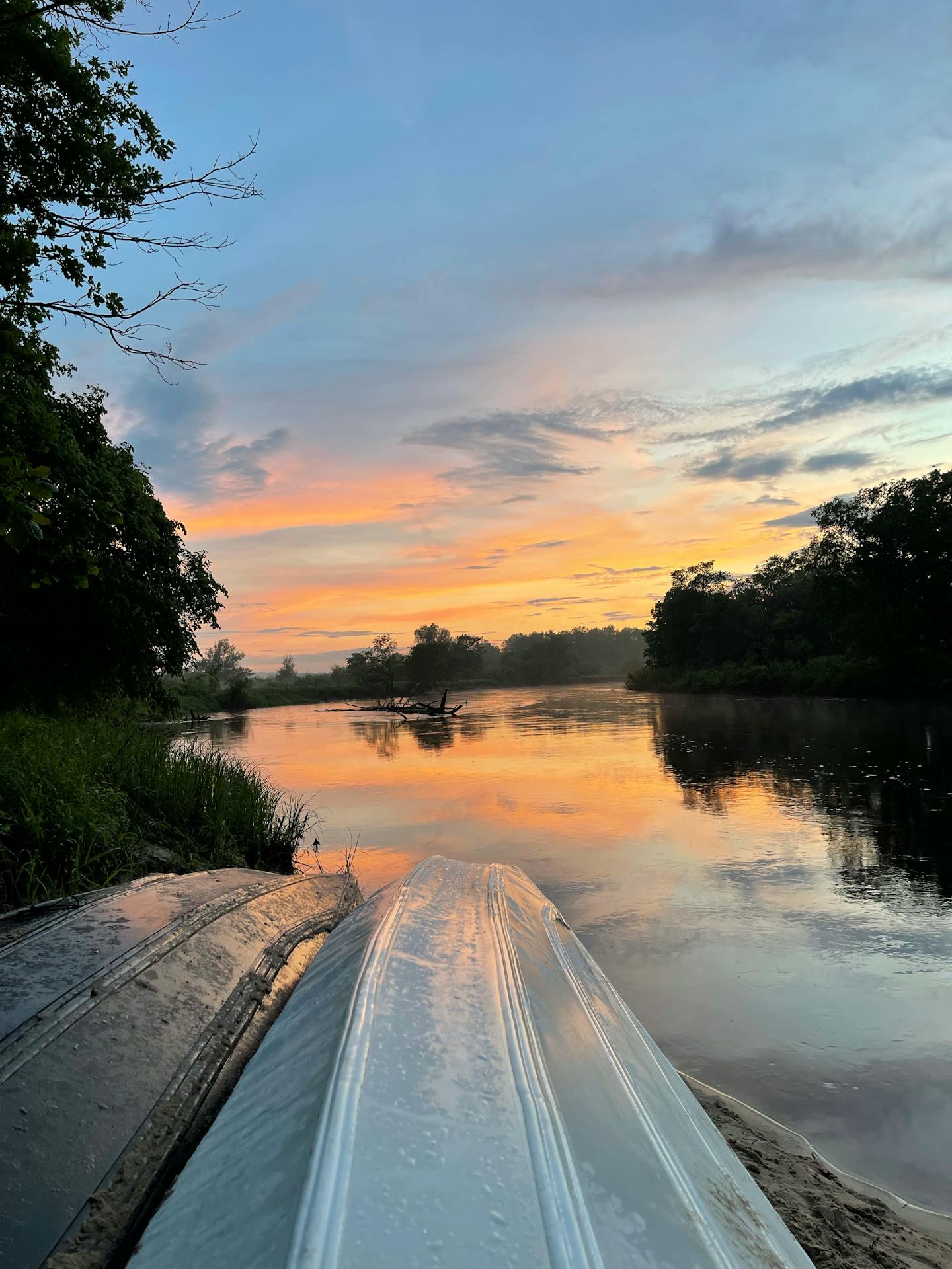 Canoes on River at Sunset — Wallpapers