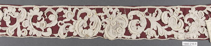 Antique White Lace Border