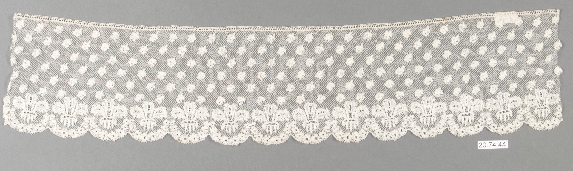 Antique White Lace Border