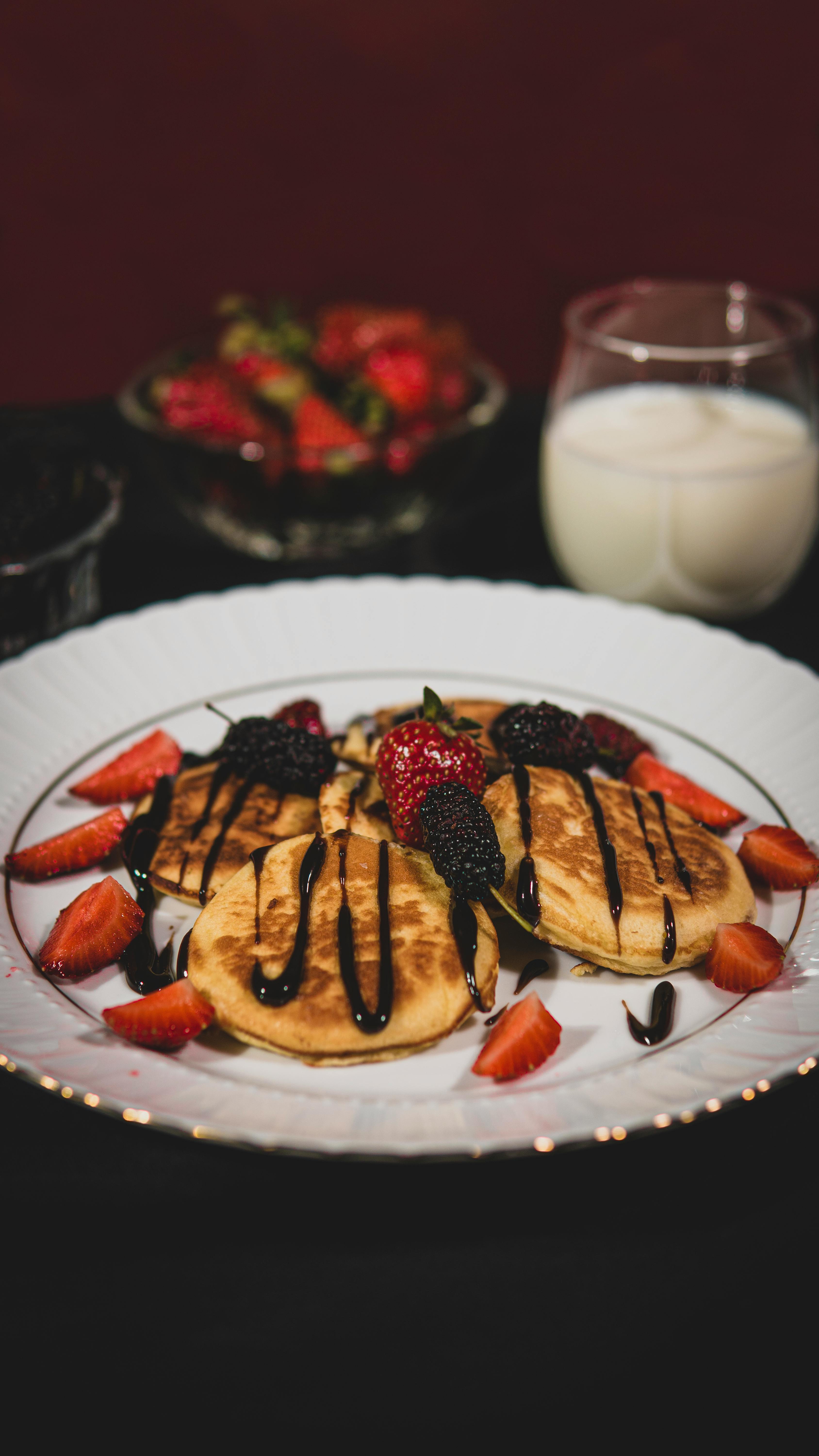 Pancakes with Berries and Chocolate Drizzle