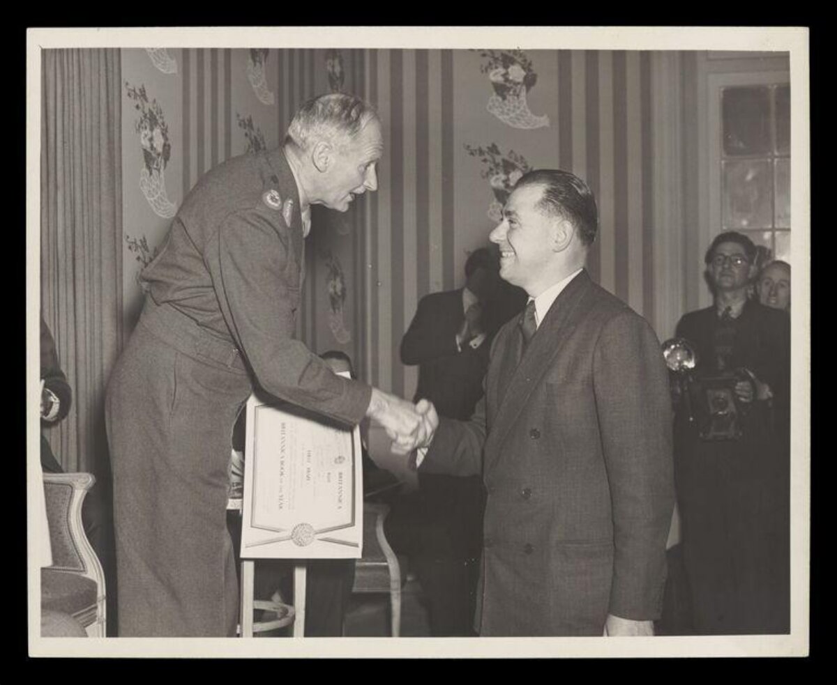 Montgomery Presents Award