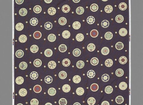 Traditional Round Flower Pattern Fabric