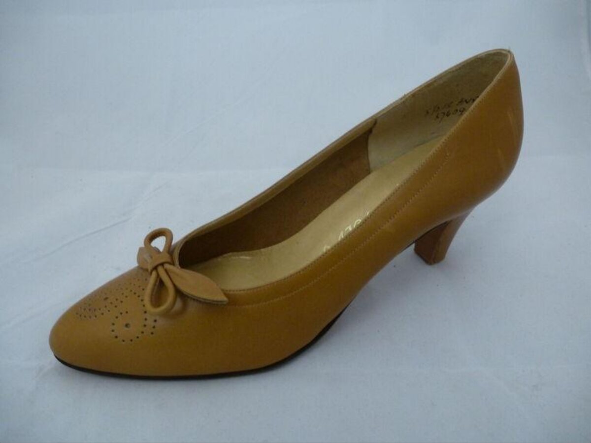 Tan Leather Bow High Heel Pump
