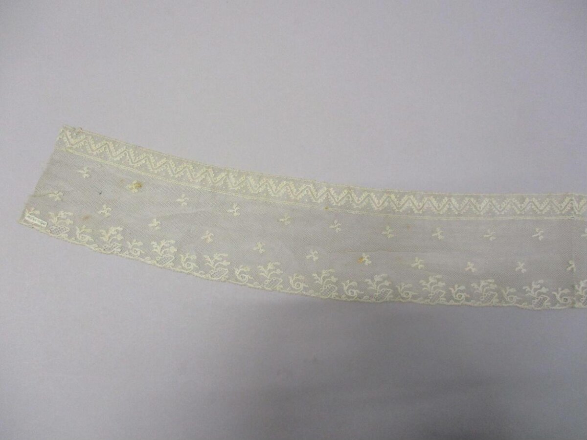 Vintage Embroidered Lace Trim