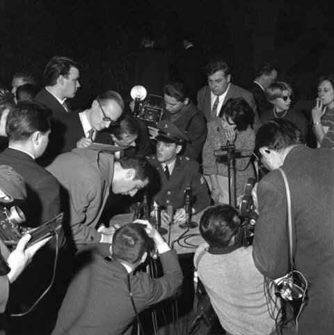 Elvis Presley at Military Press Conference