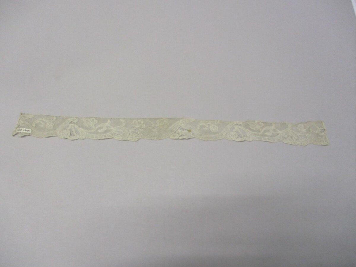 Vintage Embroidered Lace Strip