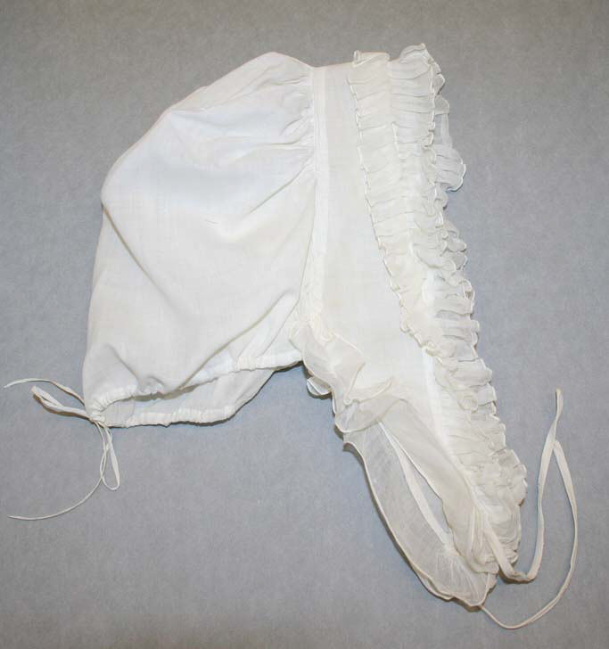 White Ruffled Cotton Bonnet