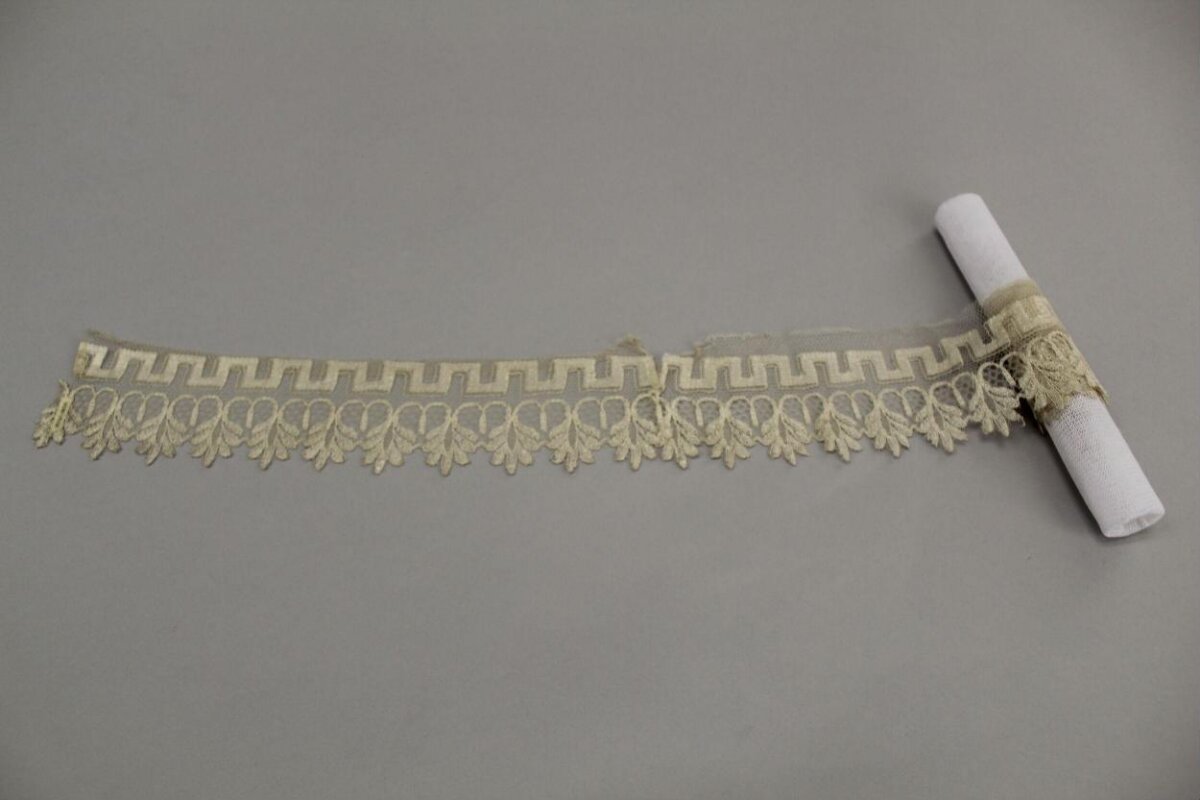 Cream Embroidered Lace Trim