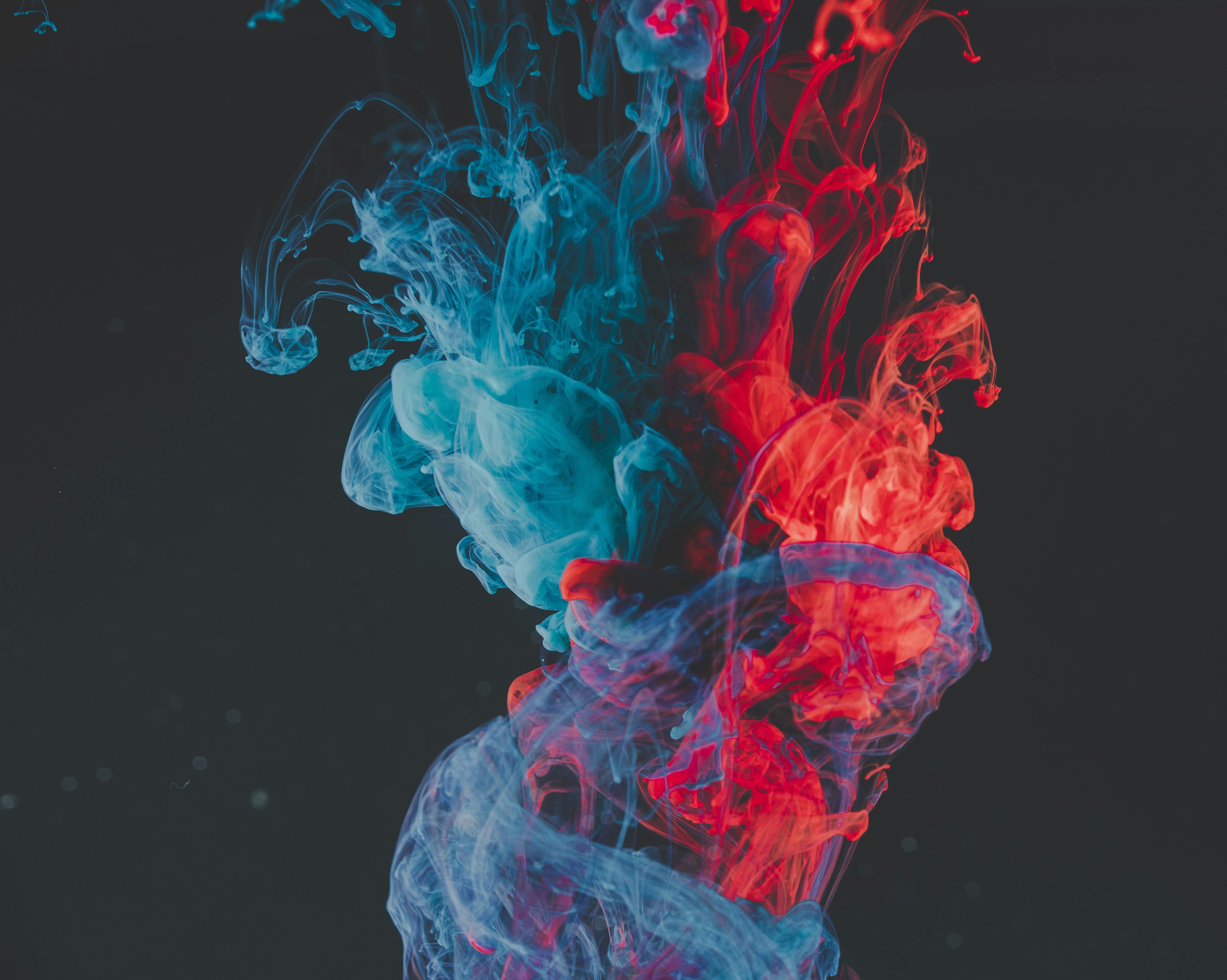 Red and Blue Ink Diffusion in Water