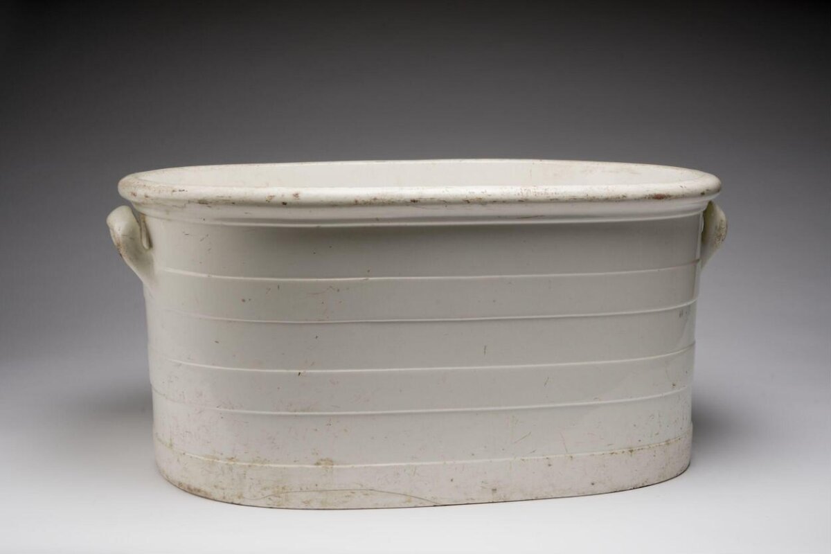 Vintage White Ceramic Oval Tub