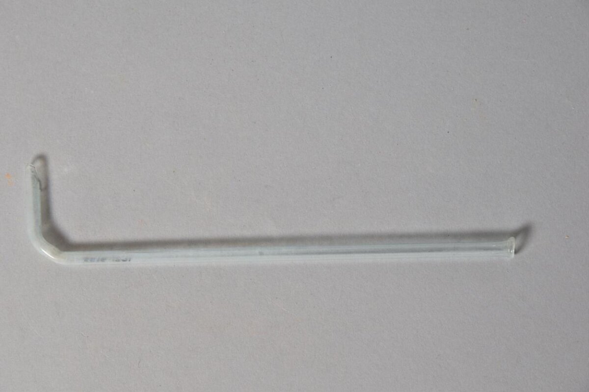 L-shaped glass laboratory tube