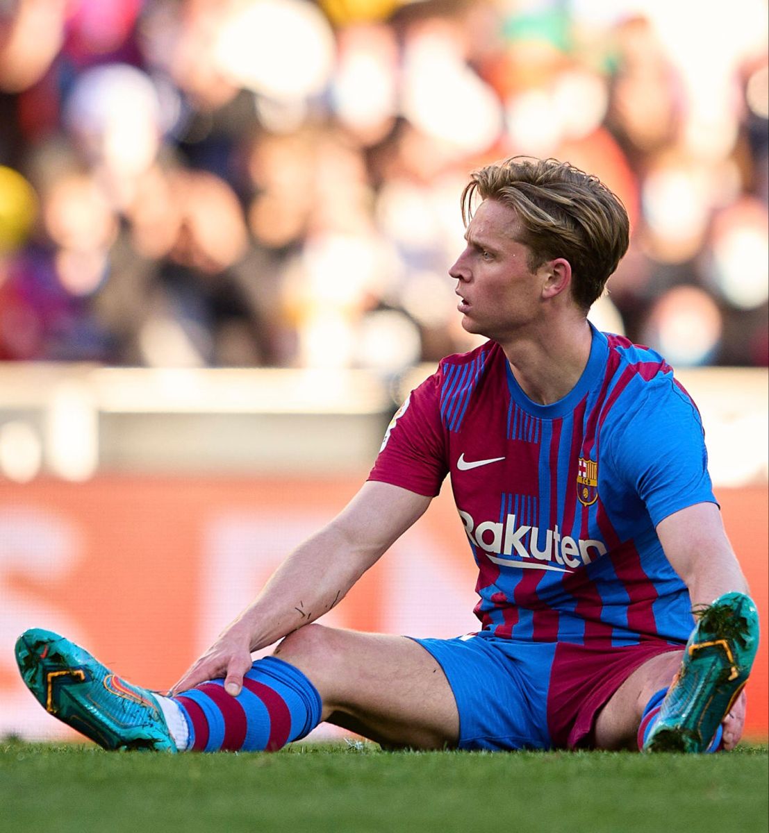 Frenkie de Jong on Football Pitch