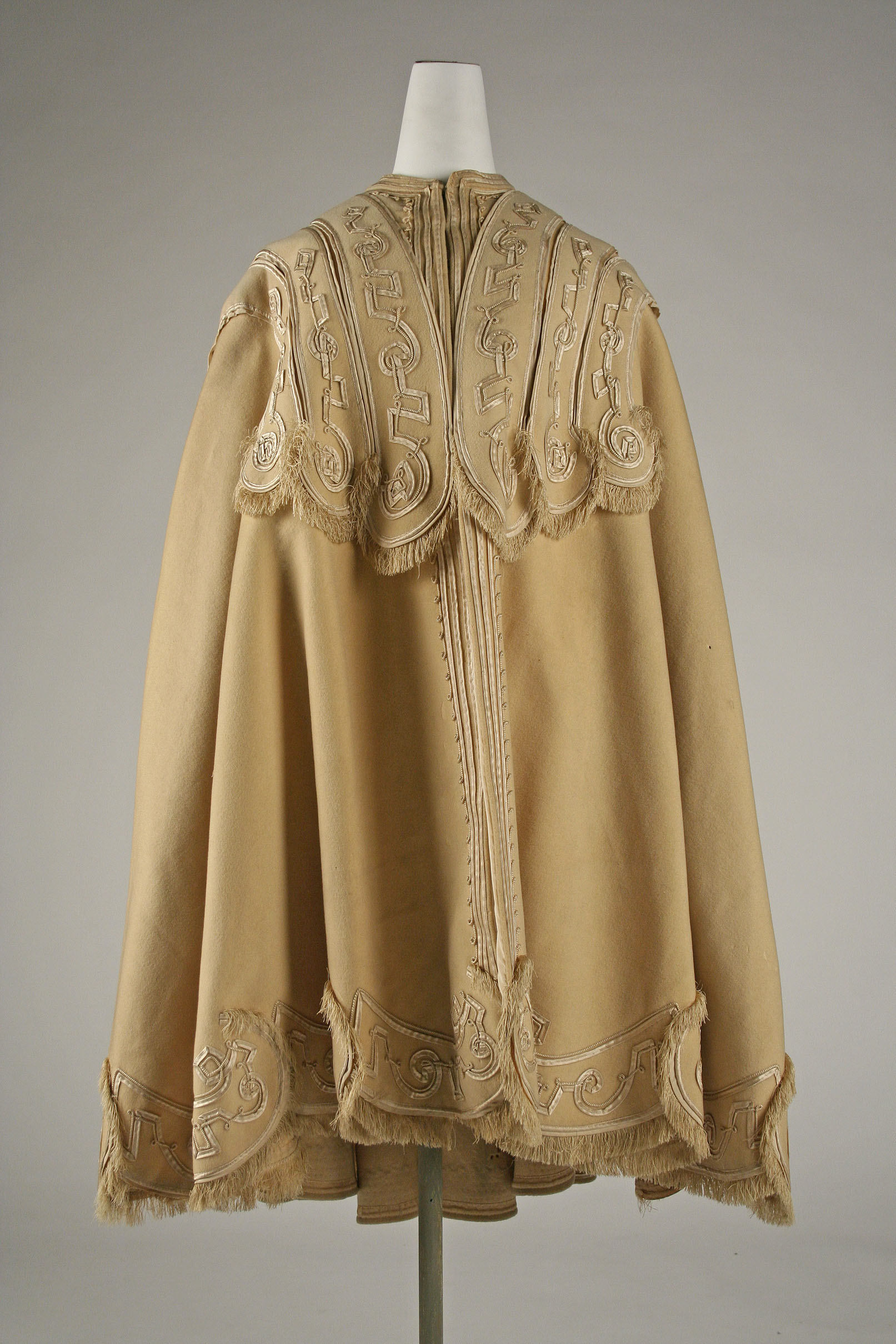 Vintage Embroidered Beige Cape
