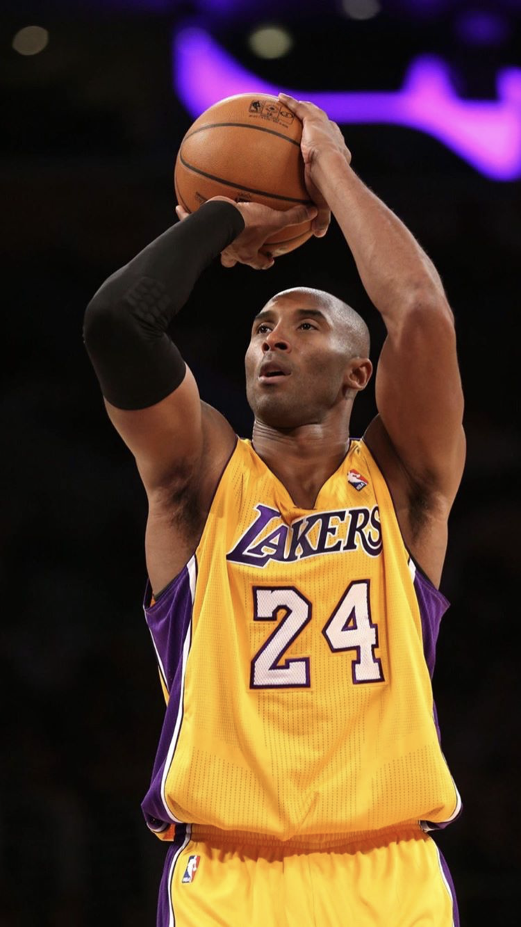 Kobe Bryant Shooting Free Throw for Lakers