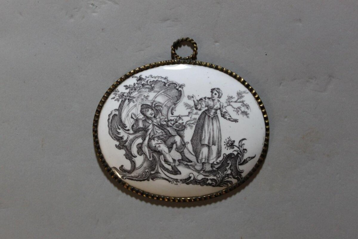 Antique Printed Oval Pendant
