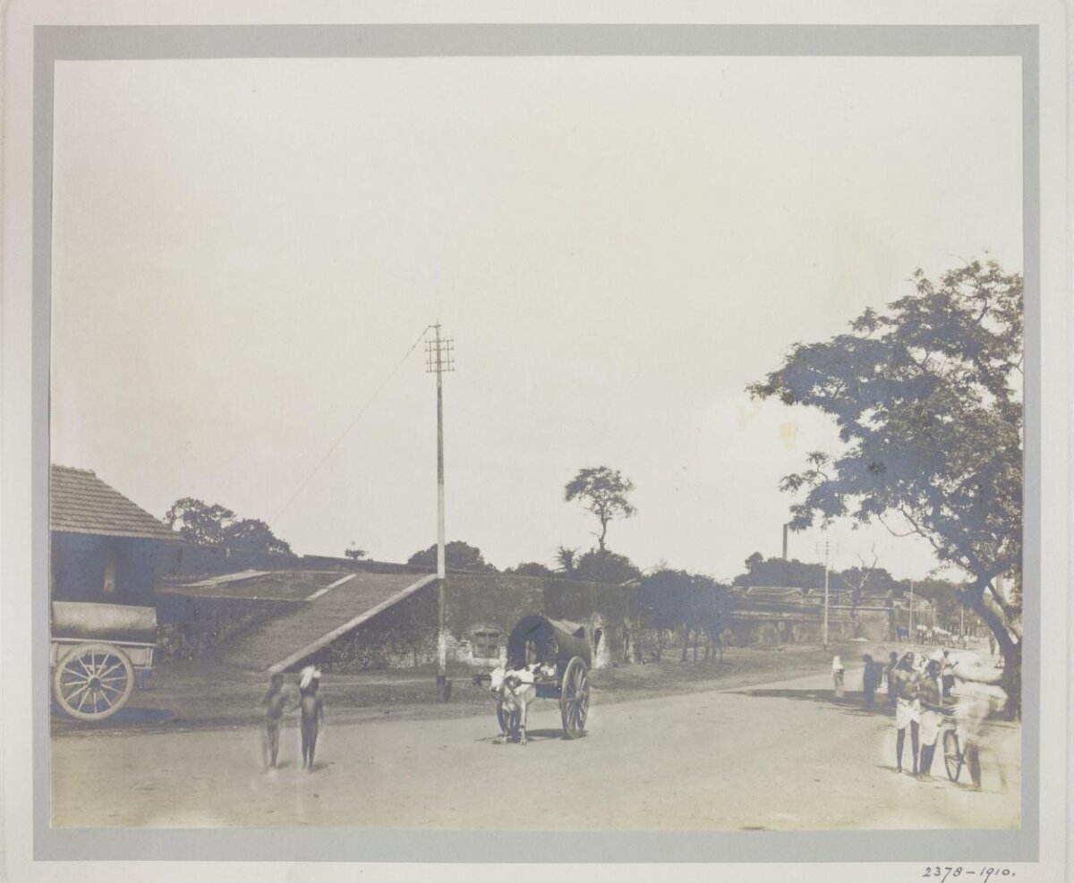 Early 1900s Indian Street Scene