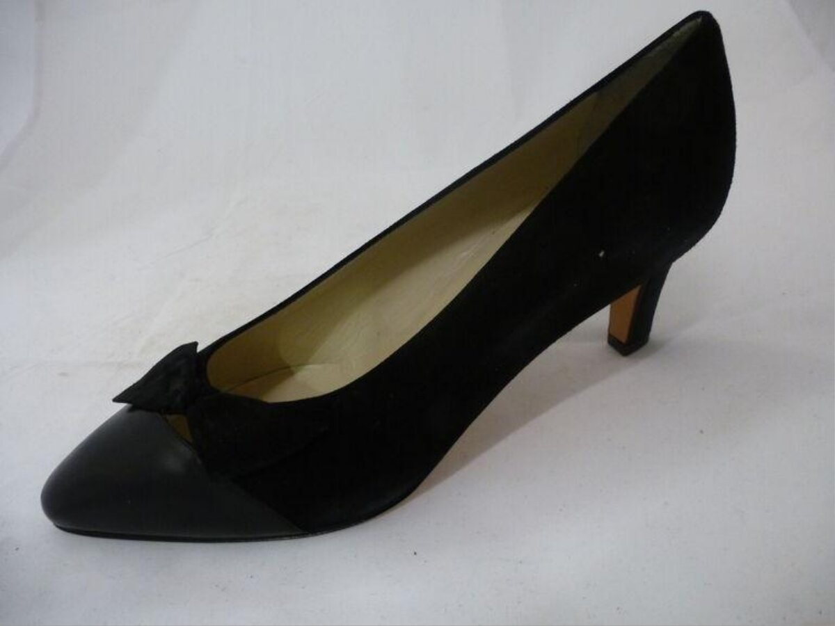 Black Classic High Heel Pump