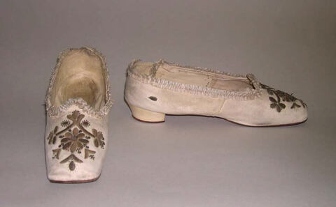 Vintage Embroidered Slip-On Shoes