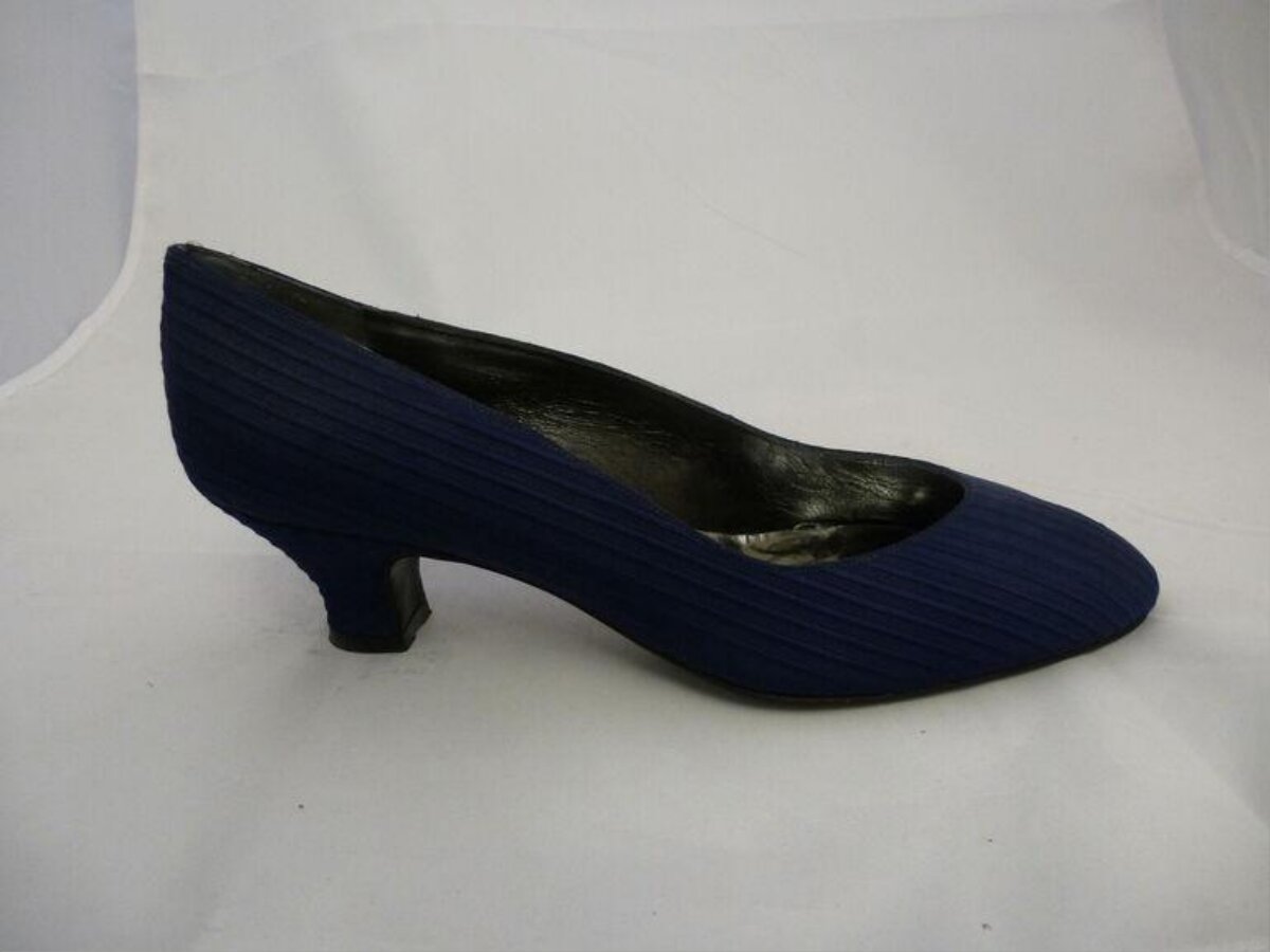 Navy Blue Ribbed Kitten Heel Pump